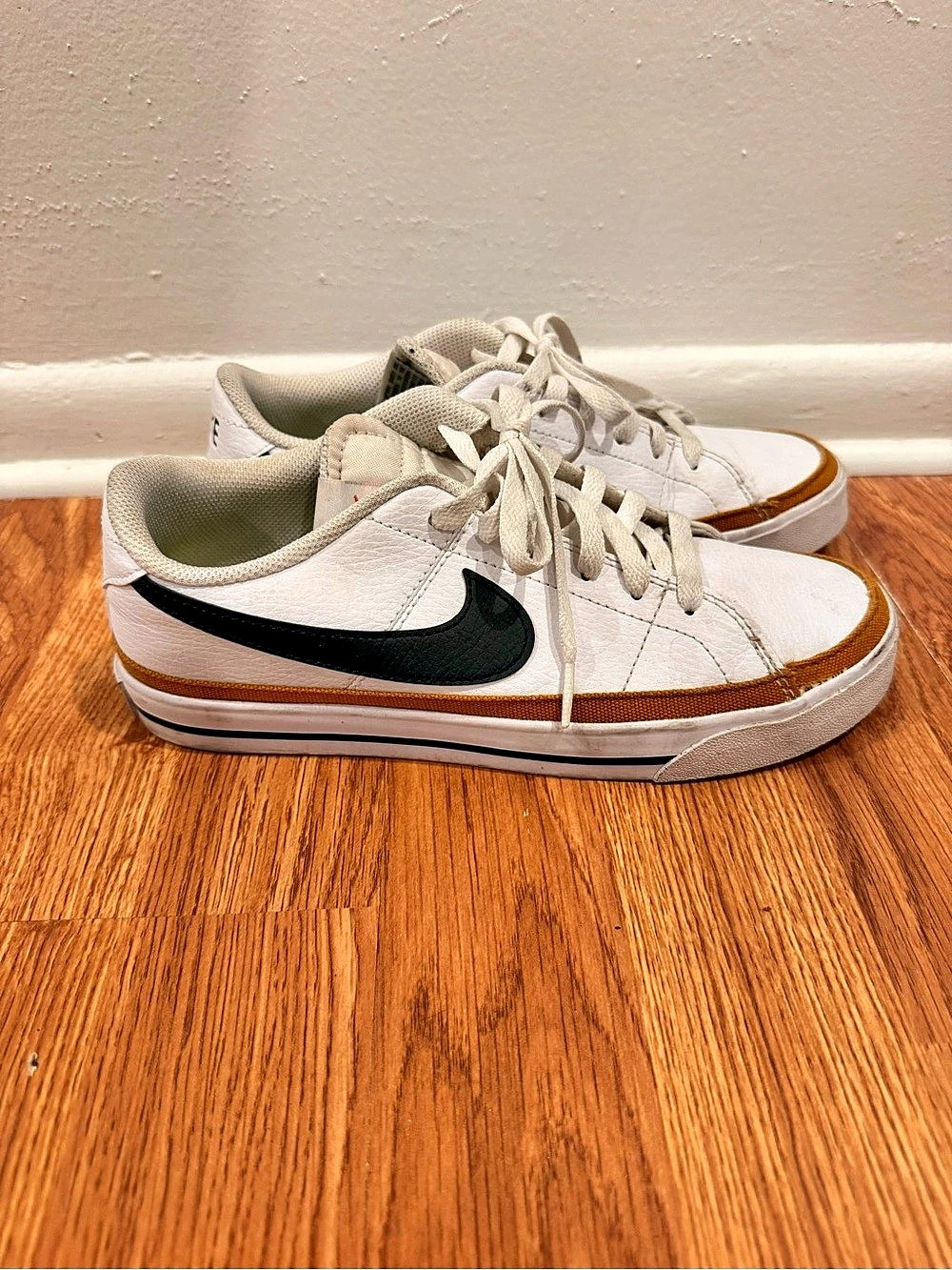 Nike Sneakers White & Brown US 8